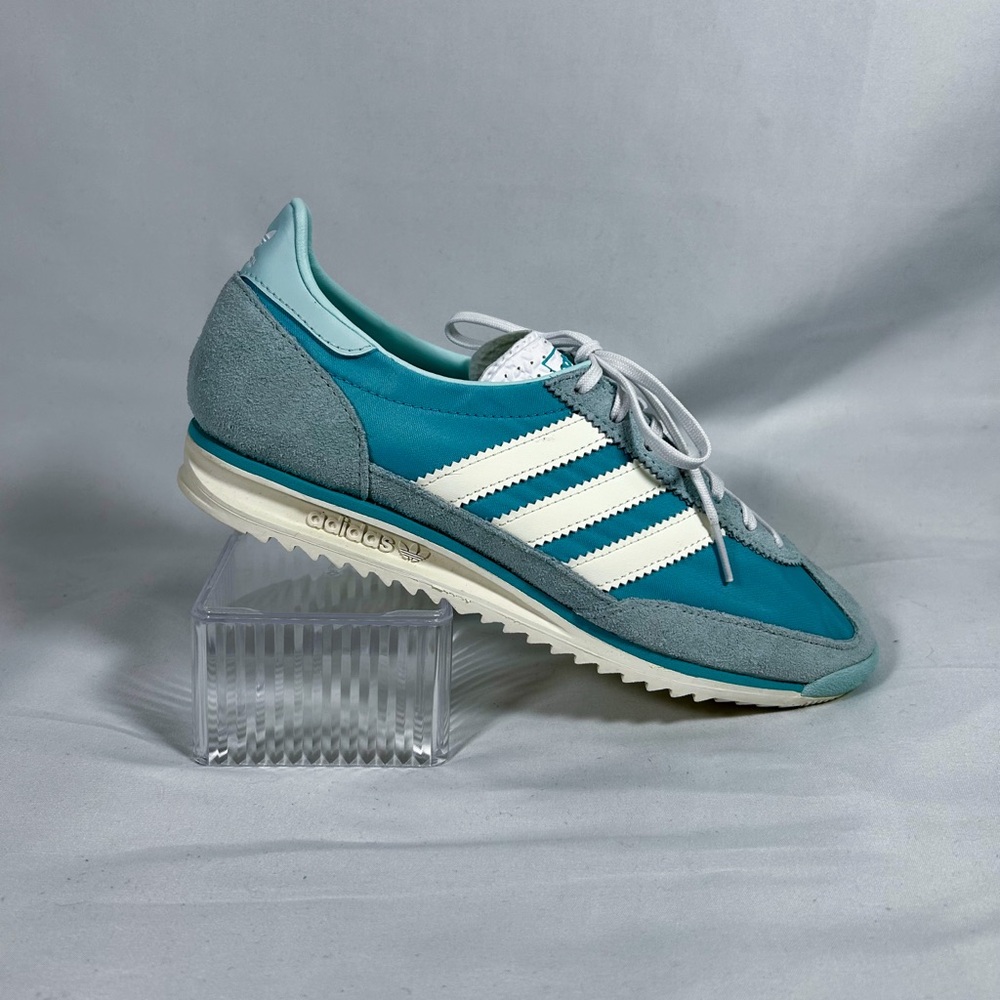 adidas Women's Teal and Light Blue Retro Sneakers